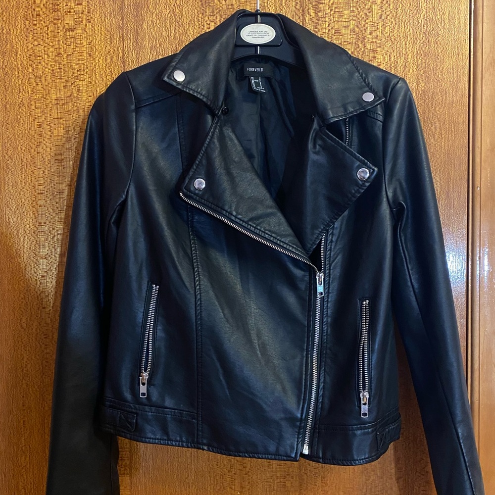 Forever 21 faux leather jacket , black, small, detachable fur